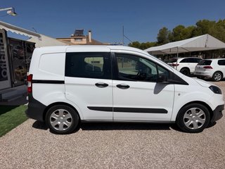 Ford Transit Courier 2017