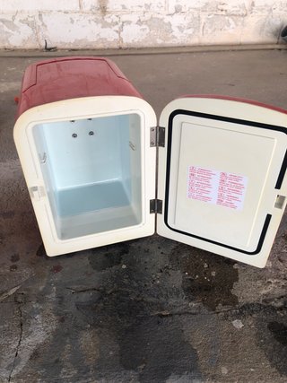 Mini nevera retro roja