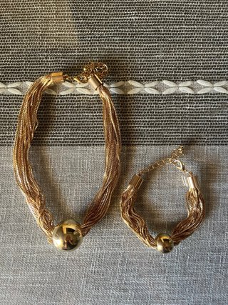 Conjunto de joyería dorado