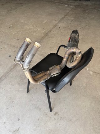Tubo de escape Akrapovic carbono