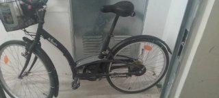 Bicicleta de marcha con accesorios
