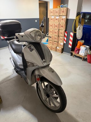 Piaggio Liberty 125 Scooter