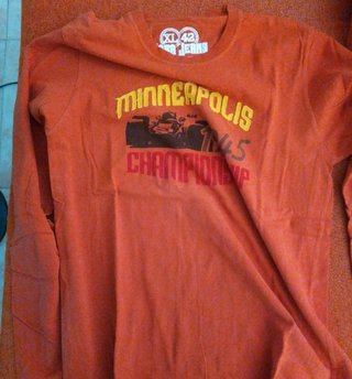 Camiseta naranja manga larga