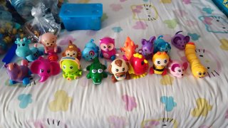 Lote de 18 muñecos de cuerda.