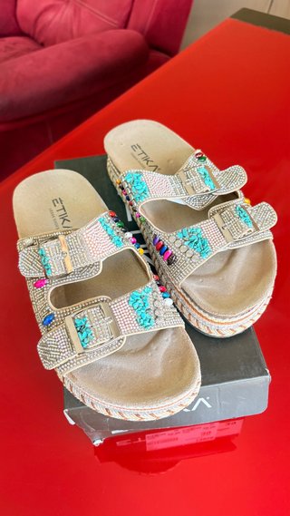 Sandalias Étika T39 Pedrería y Turquesa