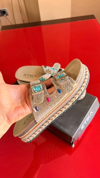 Sandalias Étika T39 Pedrería y Turquesa