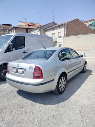 Skoda Superb 2003