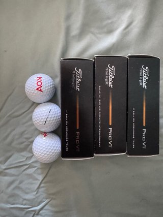 Docena Titleist Pro V1 Golf Balls