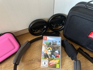 Nintendo Switch con juego y accesorios