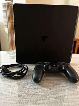 PS4 Slim 1TB + Mando + Cable