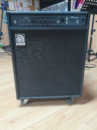 Ampeg BA-210 450W Amplificador Bajo