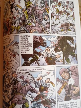 1 libro " El Capitán Trueno"