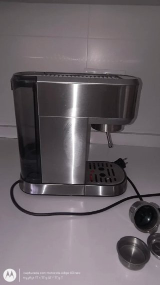Cafetera Espresso AEG 15 Bares Compacta