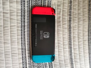 Nintendo Switch+accessori + Scheda SD 128GB
