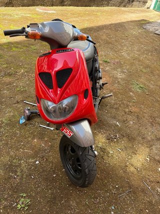 Piaggio Zip Copa Scooter Roja y Gris