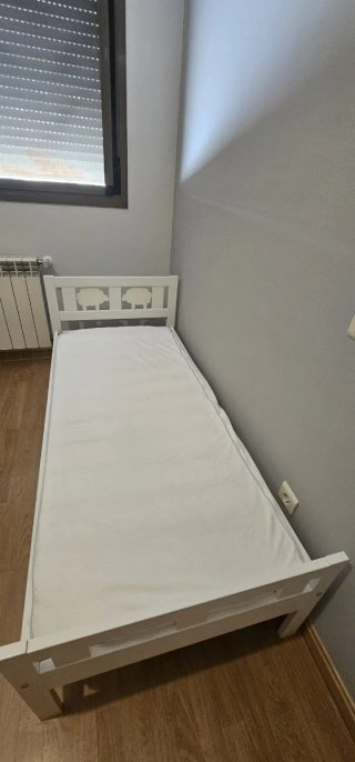 Cama infantil IKEA 140x70cm blanca