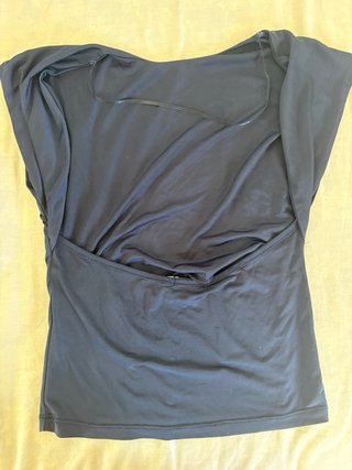 Top Stradivarius espalda abierta azul