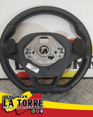 Volante Seat Leon MK4 con levas