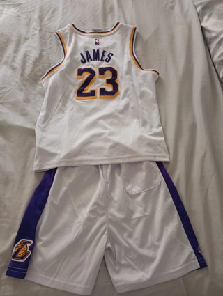 Conjunto Lakers N° 23 Talla 14