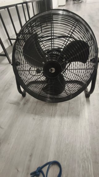 Lote 8 Ventiladores Industriales 250€