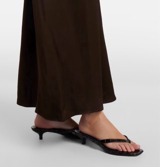 Vestido largo satén drapeado Toteme