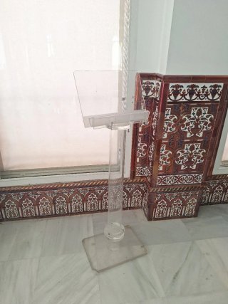 Atril de metacrilato transparente