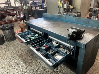 Banco de trabajo con torno 2000x750
