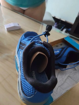 Zapatillas para rio . evacuación de agua talla 30