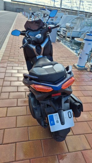 Yamaha X-MAX 300 Maxi Scooter Negra