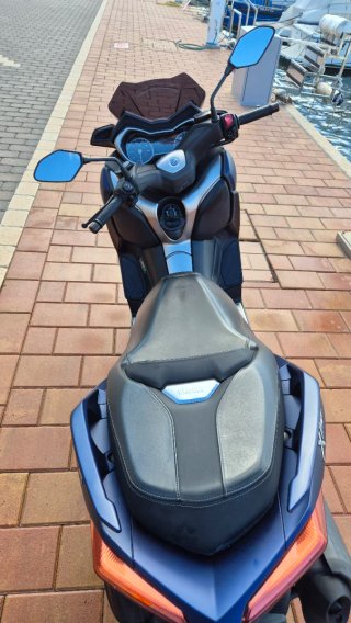 Yamaha X-MAX 300 Maxi Scooter Negra