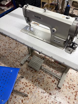 Máquina de coser industrial