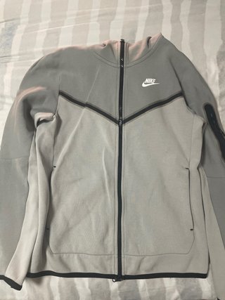 Chaqueta Nike Tech Gris