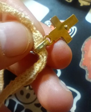 Gargantilla de encaje con cruz dorada plata 925