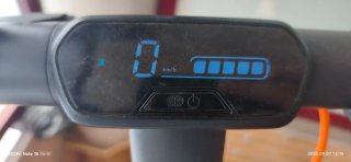 Ninebot E2 Pro con accesorios
