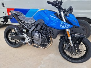 Suzuki GSX-S 8