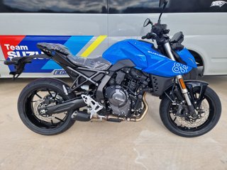Suzuki GSX-S 8