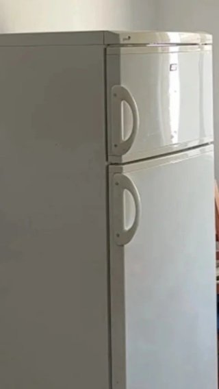Nevera de dos puertas blanca