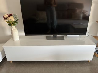 Mueble TV blanco moderno