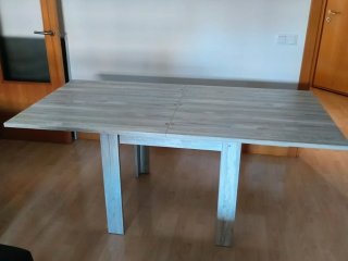 Mesa y 4 sillas comedor