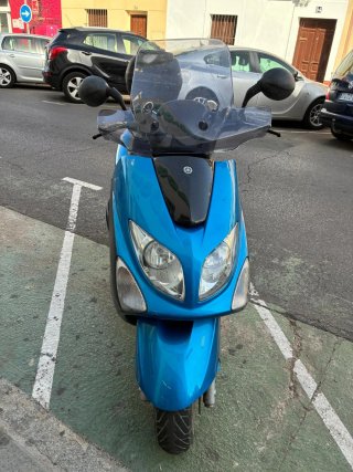 Yamaha Maxi Scooter Azul