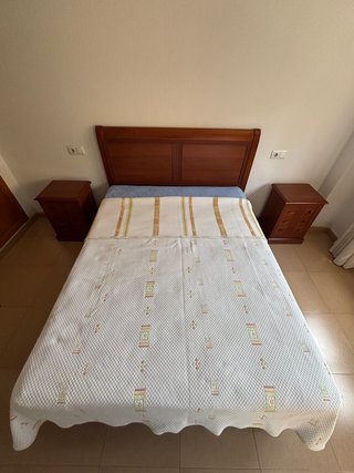 Canapé abatible polipiel marrón y cabecero