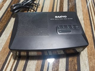Radio Reloj Despertador Sanyo Negro