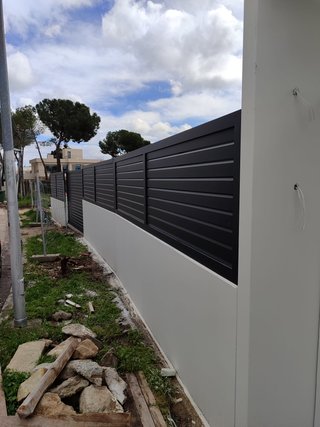 Puertas y Vallas Aluminio Soldado