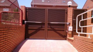 Puertas y Vallas Aluminio Soldado