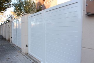 Puertas y Vallas Aluminio Soldado