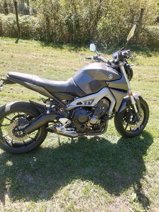 Yamaha MT-09 Gris