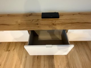 Mueble TV Roble y Blanco