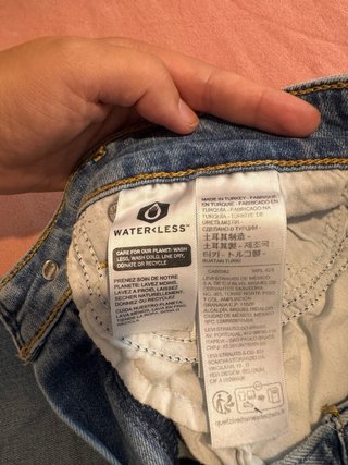 Pantalones Levi's acampanados T. 28