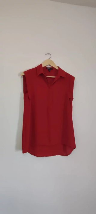 Blusa roja sin mangas talla S