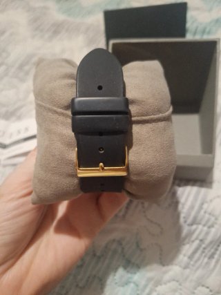 Reloj Guess Original Dorado y Negro en Caja